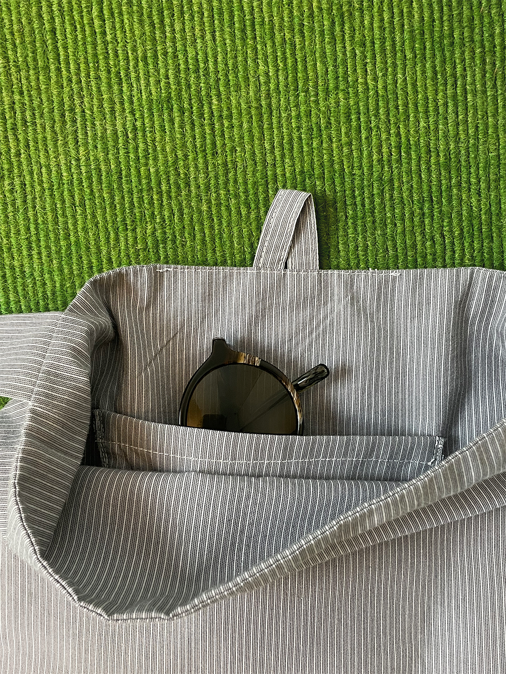 Tie Bag • gray stripe